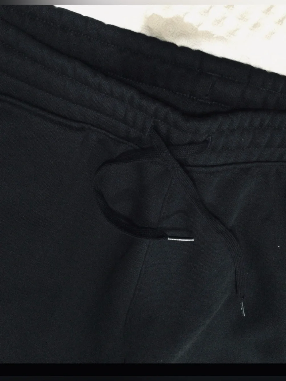 New Puma Sweatpants Shorts drawstring and side pockets size XL Black